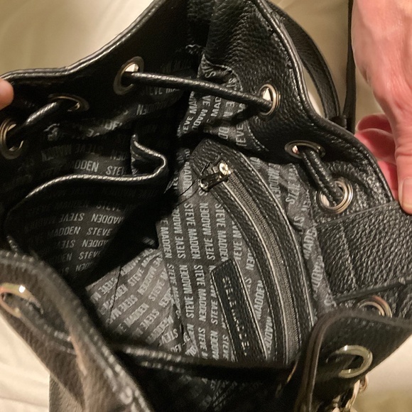 Steve Madden Black Crossbody Bag with Silver Chain - Large, Good Condition - Picture 8 of 9